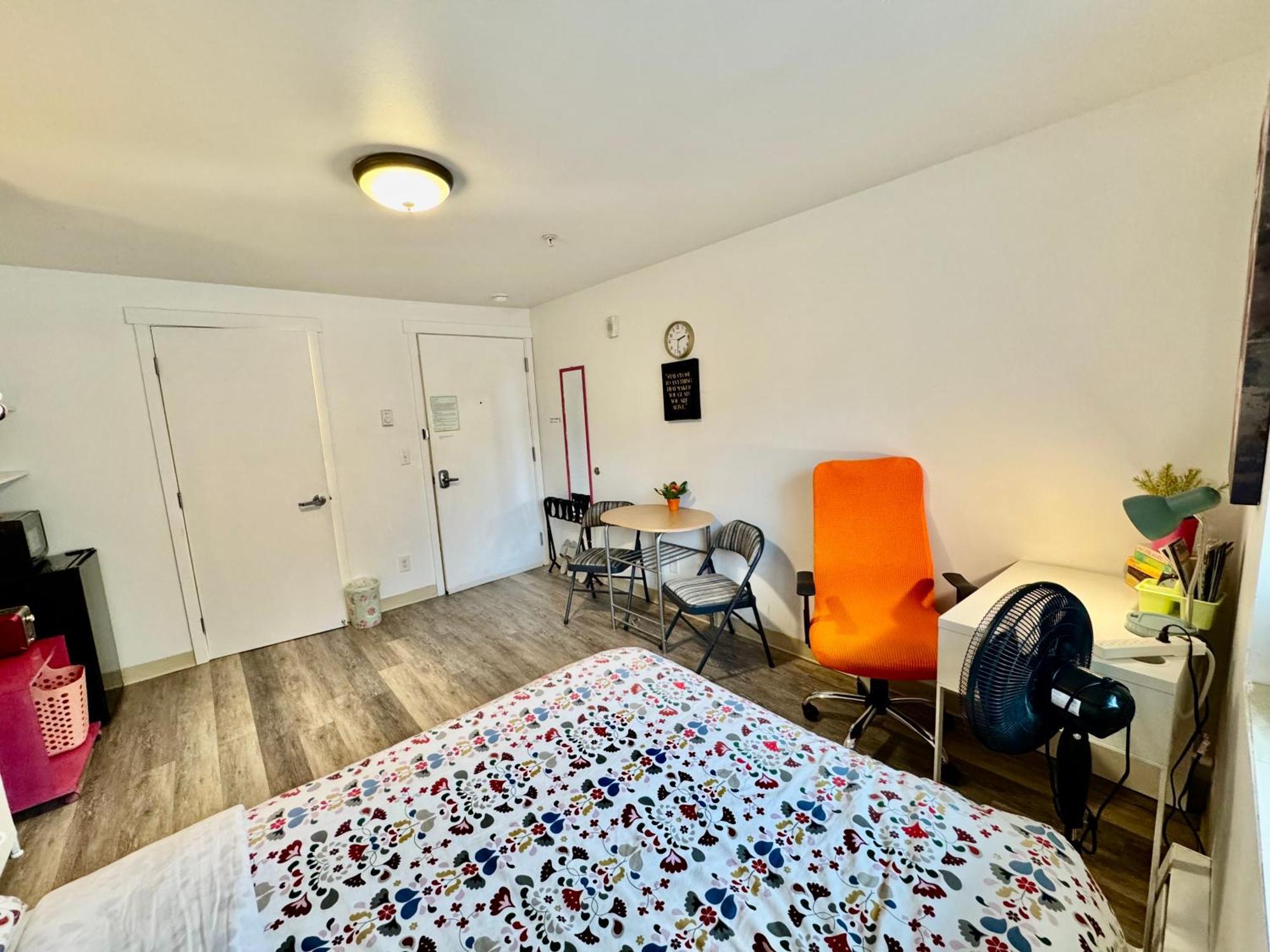 Micro Studio Apartment In University District- 10 Mins Walk To University Of Wa Сиэтл Экстерьер фото